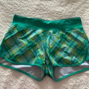 ADIDAS SHORTS / SIZE M